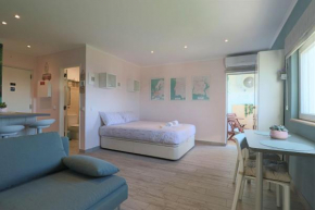 LovelyStay - Mariana’s Blue
